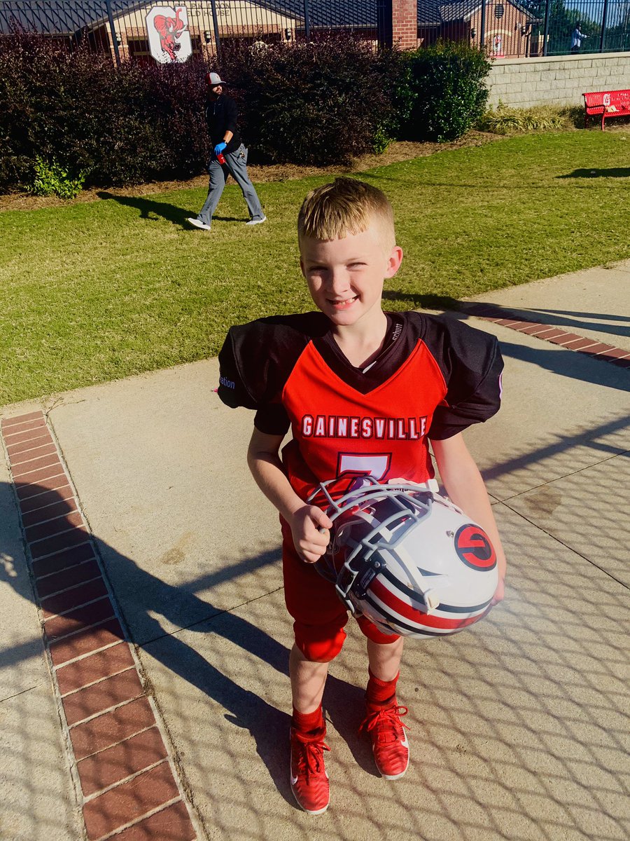 BrettDillin's tweet photo. So proud of this kid's blocking today; he played a great game! Gainesville 7u with the "W" over Winder-Barrow! #GBR https://t.co/hlQzjGKIn3
