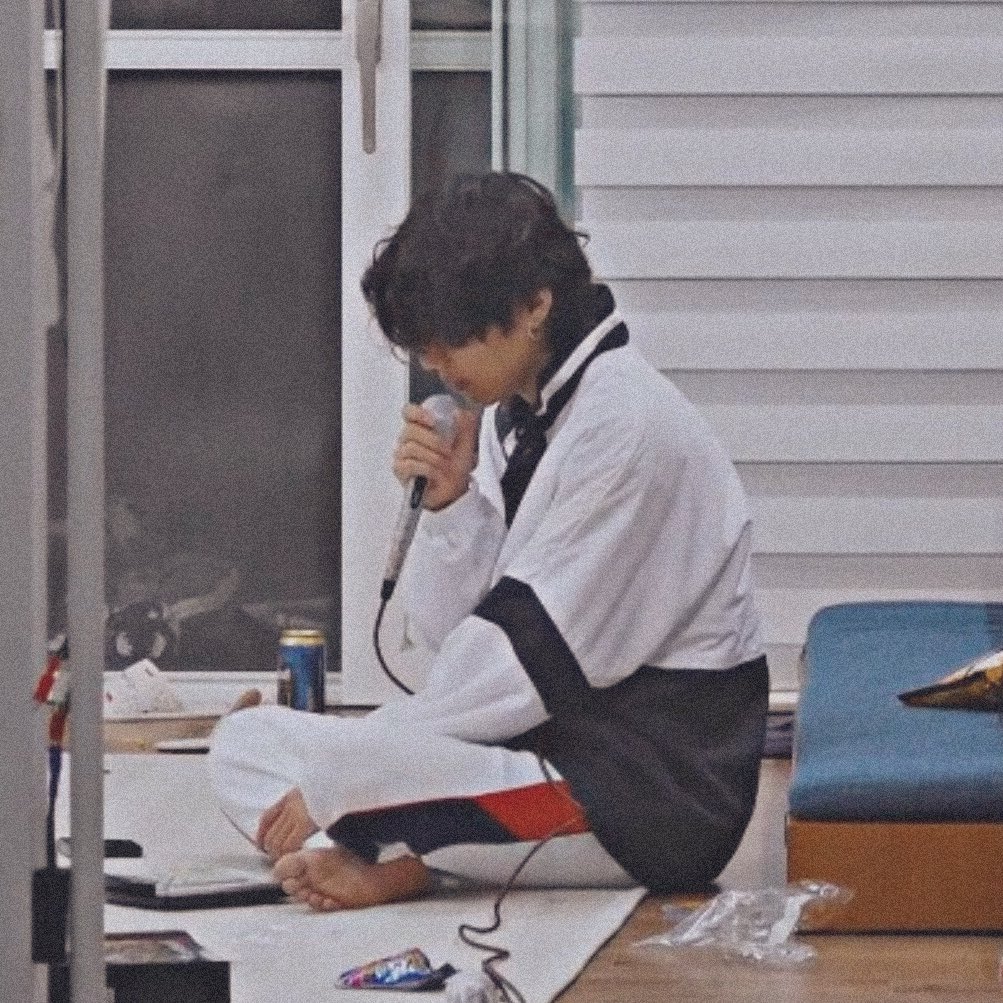 him singing 24/7 blessing ur ears