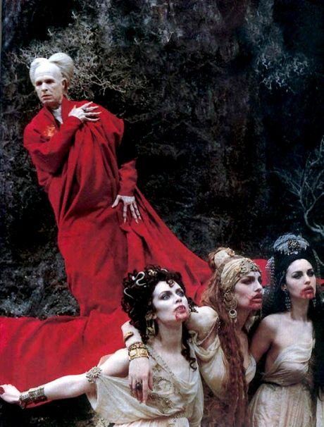 Second movie of October: Bram Stoker's Dracula. Haven't watched this one since the 90s. Totally over the top and I love it. Great blood. Great boobs. Hilariously bad performance from Keanu. Prime Winona. Bug eating Tom Waits. Withnail. Anthony Hopkins as Van Helsing. A classic.