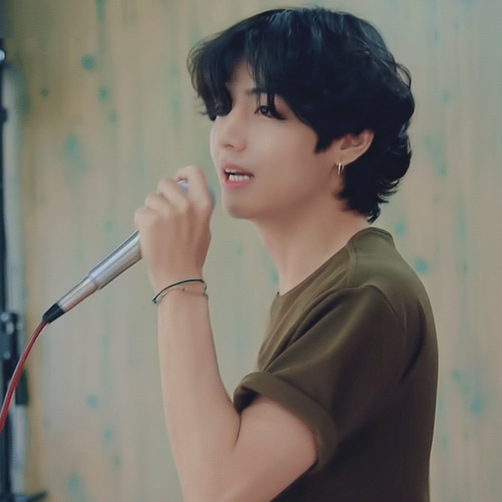 him singing 24/7 blessing ur ears
