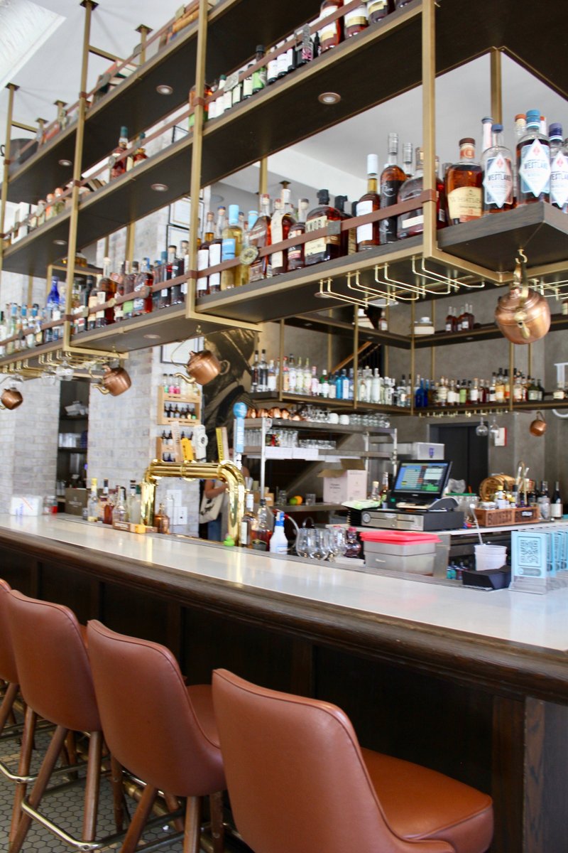Bernies_Chicago's tweet photo. If you need us, we'll be sipping a few cocktails and savoring our favorite entrees all weekend long ✨ https://t.co/0iYEvkHBzC