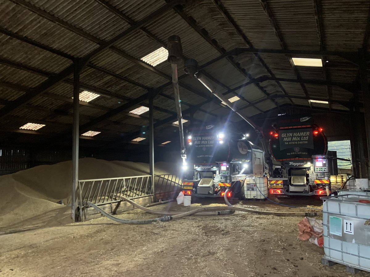 hamermillmix's tweet photo. Fair day for Jordan &amp; James rolling 180tonne of barley &amp; mixing with a urea treatment for a dairy farm ready to feed over winter. https://t.co/bs4DlpGIxx