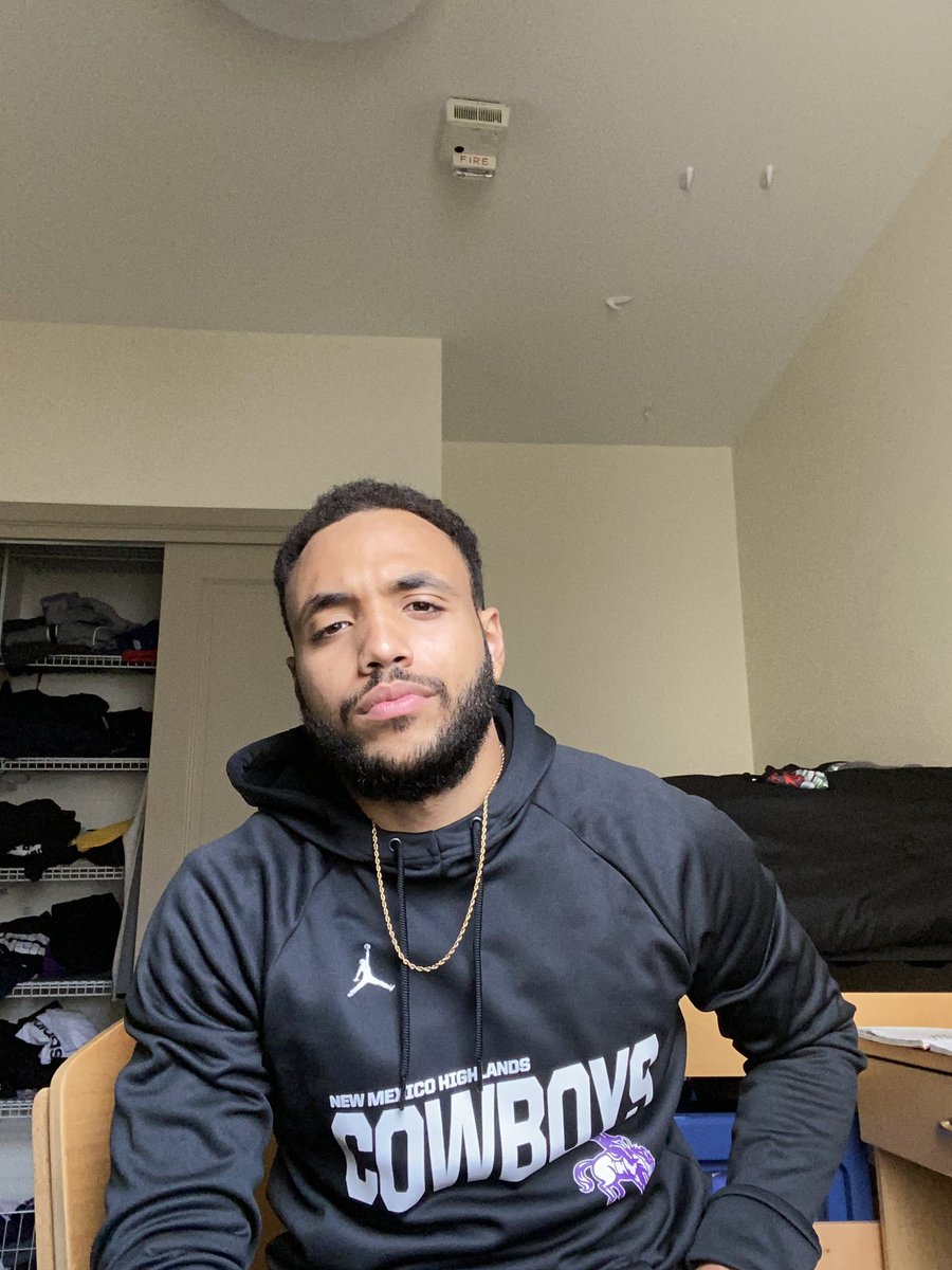 CrocodileCam's tweet image. Inside 🏡