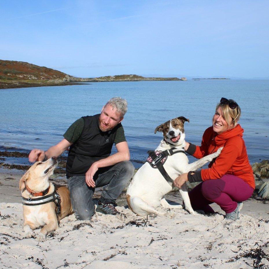 cherylgalbraith's tweet photo. THE FAMILY PICTURE!
All smile for the camera.
Our visit to #isleofgigha
#cannonsnaps #puppylove #russianrascaltwins
#whitesands #privatebeach
#staycation #outdoors #scotland #travels #visitscotland
#sunnyandpatchesadventures
#rescuedontshop
#sochidogs #sochirescues #megamutts https://t.co/IzqNSlupr8