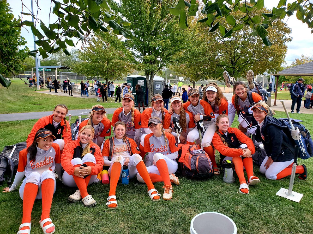 respect1050's tweet image. Great start going 3-0 at the Sparks Invite Tournament! Back at it tomm for Bracket. #Bandits #TeamHitting #Bettertogether