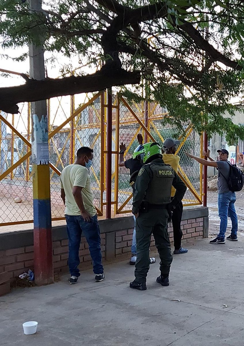 NorteSeguro2018's tweet photo. El Grupo #Cobra de la #FuerzaDisponible #PolicíaMetropolitana de #Cúcuta realiza patrullajes en los barrios #TechoAzul, Trochas alrededores #CárcelModelo, #Ceci y #MaríaPaz garantizando la seguridad y convivencia ciudadana. @SeguridadCucuta
@CucutaSeguridad @Cucuta_Online https://t.co/hZDkDNYyGN