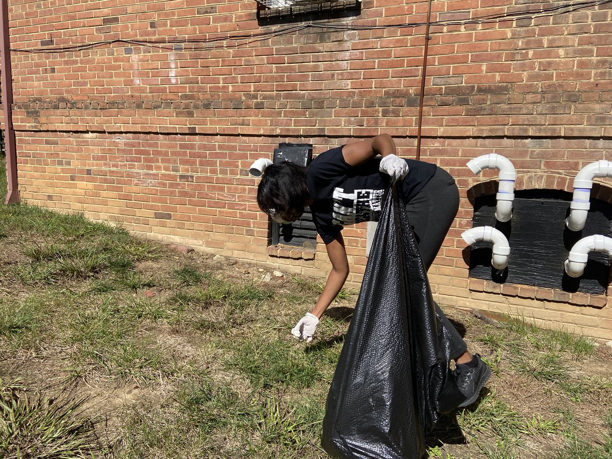 Today’s community clean up was a success! Thank you to everyone who helped clean up #8D06. Our community truly appreciates you supporting our efforts to create a #TrashFreeDC! #Alyse4DC #trashfree #cleancitydc #cleandc #ward8 #anc #dc #anc8D06