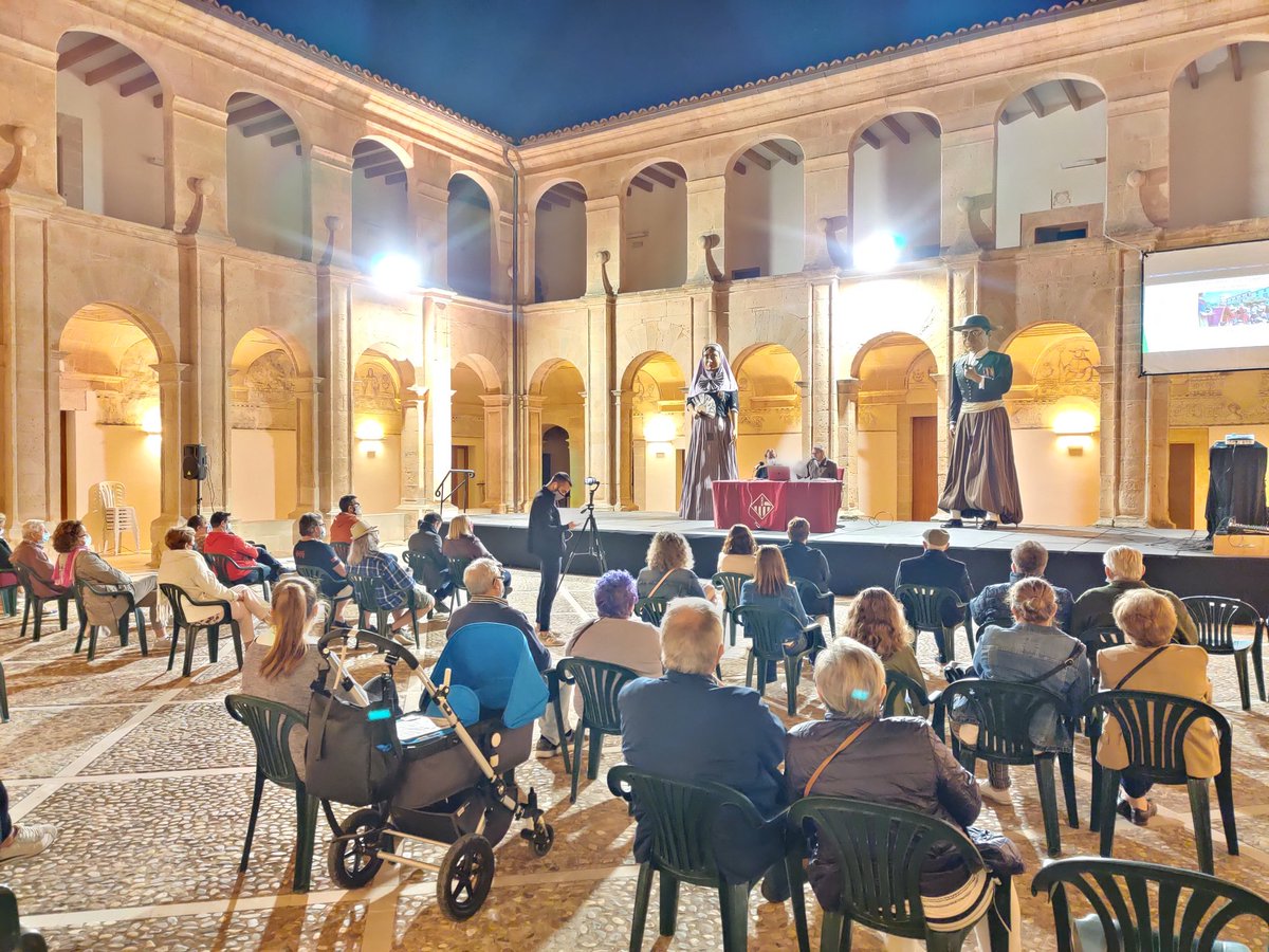 ajllucmajor's tweet photo. ELS GEGANTS EN TEMPS DE PANDÈMIA a càrrec de Pau Tomàs Ramis.
Fires 2020 Llucmajor
#Llucmajor #CulturaLlucmajor #Fires2020 #FiresLlucmajor https://t.co/vcRbonREVT