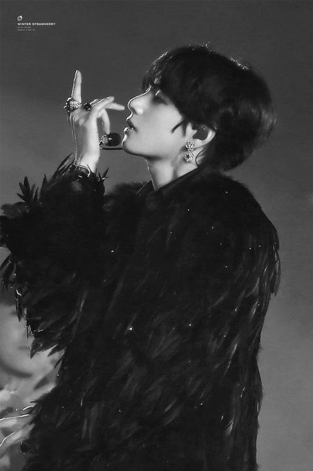everyone should go stream singularity in honor of this look tbh ___[191027]