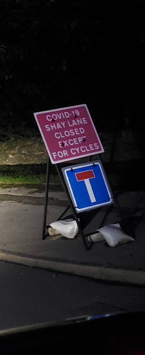 NazShahBfd's tweet photo. #COVID19 road closure 🤷🏽‍♀️ @bradfordmdc @SHinchcliffe @kersten_england ? https://t.co/eTtfUa0Z9j