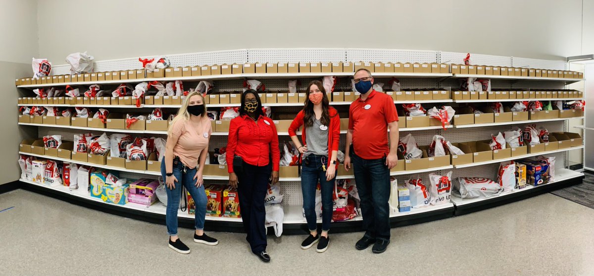 HaticAdna's tweet photo. Miss Kim, it was amazing spending the past month with you to prepare you for your role as S&amp;E ETL at T1101! I’m excited to see you in action at your store &amp; I certainly can’t wait to see you rock it out on your first day! Thank you for being an awesome trainee &amp; a new friend 🎯! https://t.co/Bdky8n3dbc