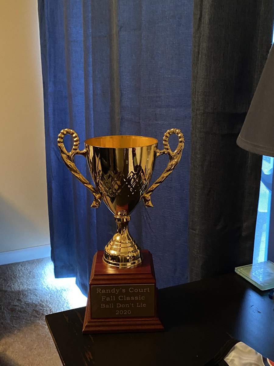 ONE WEEK until we battle it out to have a Fall Classic champion and a successful food drive. 
The event is Next Saturday at 5 pm!
We will have donation areas set up around the court and hope everyone donates. All players are required to donate 4+ food items as a fee. 
Who ya got?