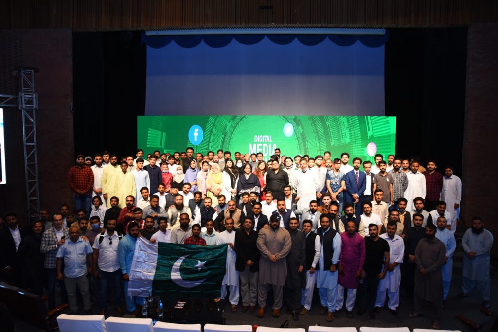 اللہ پاک کا جتنا شکر ادا کریں وہ کم ہے
یقین جانیں ہمارے پاس الفاظ نہیں کہ آپ سب دوستوں کا شکریہ کسیے ادا کریں
شکر الحمد للہ
#DigitalMediaAssociation https://t.co/rmiHAEuGIh