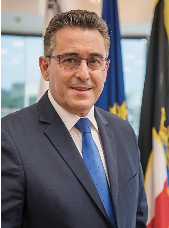 SimonBusuttil's tweet photo. CONGRATULATIONS @bernardgrechmt on your emphatic election as the new Leader of @PNmalta. 
Your victory is a victory for PN and a victory for #Malta! https://t.co/JDrWLuoqQe