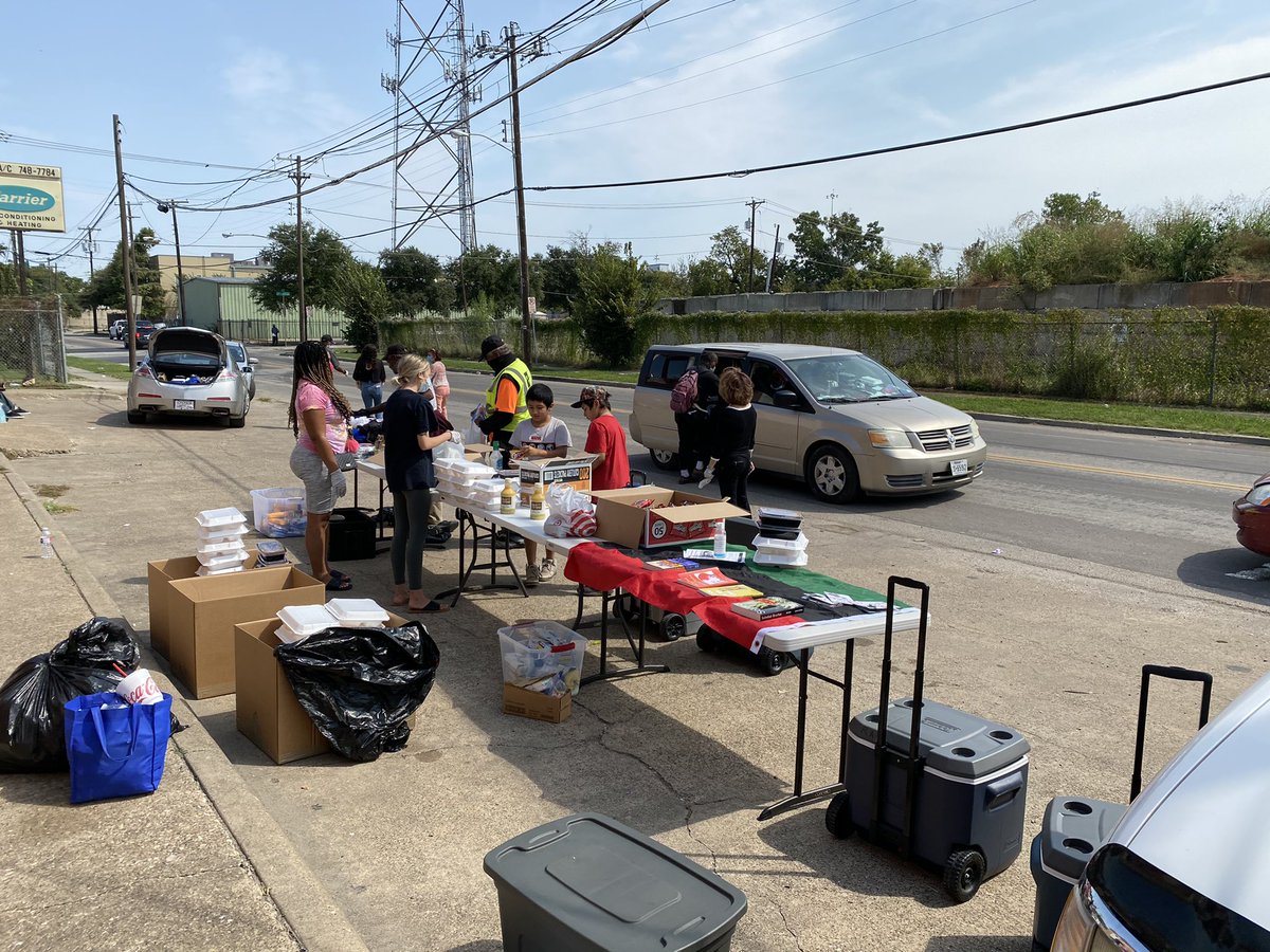 bbchefx's tweet photo. Another successful Resource Replenishment! Doing what we do best serving the people and building them up towards revolutionary socialism. #APTTP 

@diaspora_united @HoodSocialism https://t.co/buW700PQ7f