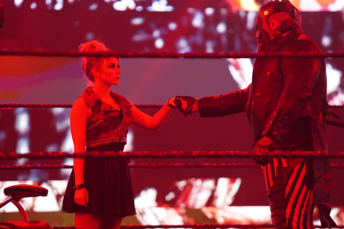 I want it bad Your bad romance. #SmackDown    #LetHimIn  #TheFiend  @AlexaBliss_WWE  @WWEBrayWyatt