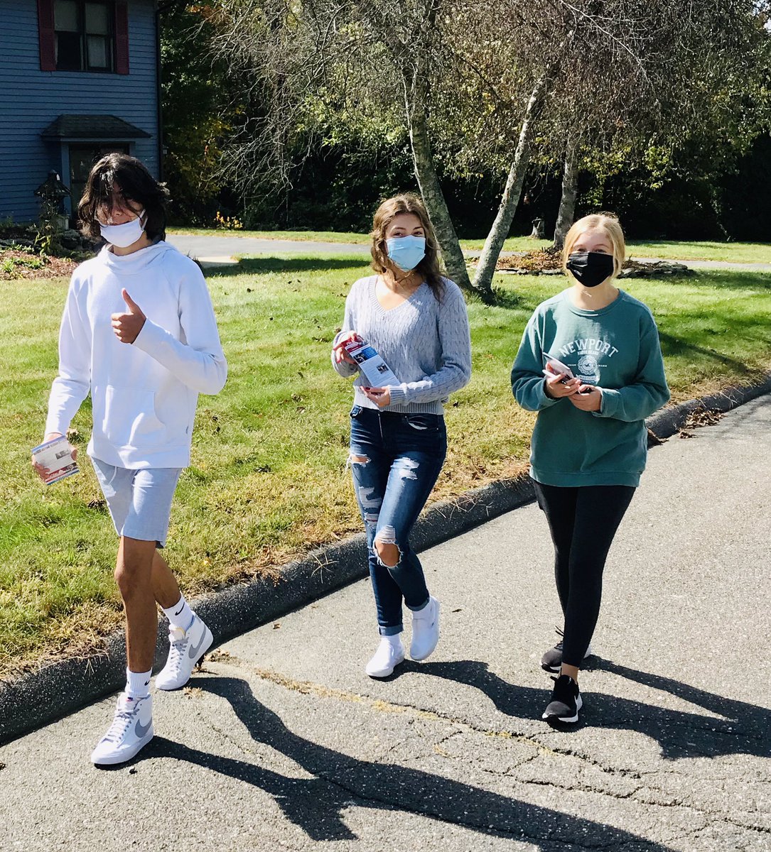 ChipH207's tweet photo. I’m so thankful to have the support of these great people. We are well on our way to hitting our goal of 400 doors today. 🇺🇸 
#imwithchip https://t.co/6T7234l2wo