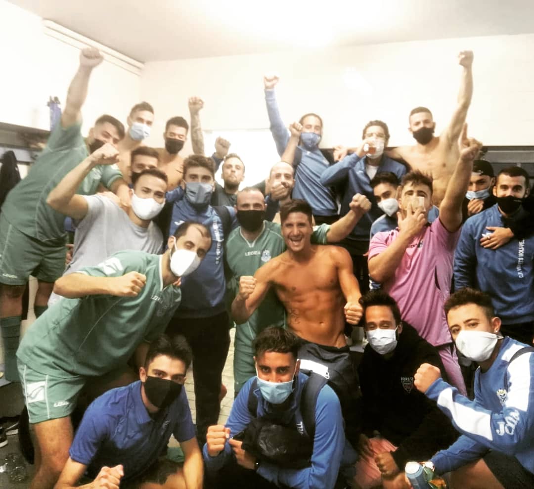 1er.equipo 

Victoria de nuestro primer equipo en el debut liguero.

Goles
⚽️Cristián 
⚽️Rafa 
⚽️Hector 
⚽️Robert 
⚽️Valera 

🏟Próximo partido nos desplazamos a Begues domingo 12.h 

@FutbolBaixllob1 
<a href="/Gol_Cat/">GolCat</a> 
<a href="/SantBoiDiari/">Sant Boi Diari</a> 
<a href="/FutbolCatalunya/">futbolcatalunya.com</a> 
#3cat10