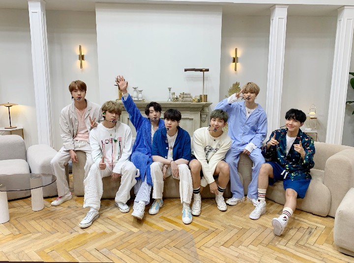 Live51160's tweet photo. @jimmyfallon #BTSWeekonFallon
Thank you for the BEST 5 Days
Laughs, games, interviews, and music. It was DYNAMITE.
@BTS_TWT
💜💜💜💜💜💜💜 https://t.co/p8VMhfLrss