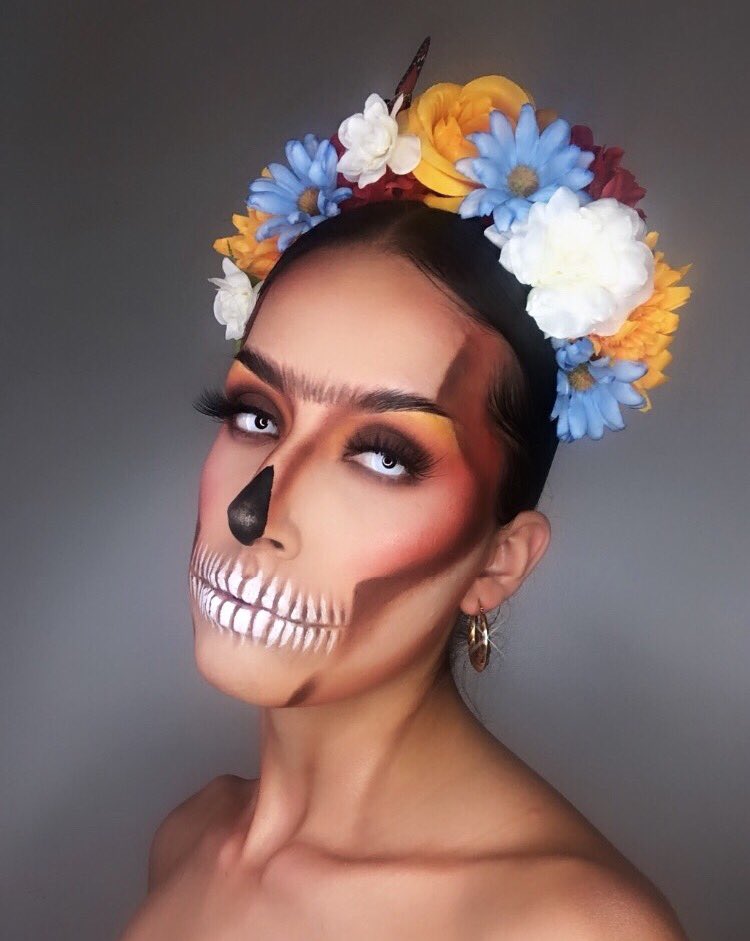 gennylooks_'s tweet photo. ‘I am my own muse, I am the subject I know best. The subject I want to better’ -Frida Kahlo 💀🌼 https://t.co/oYbSmOVUIv
