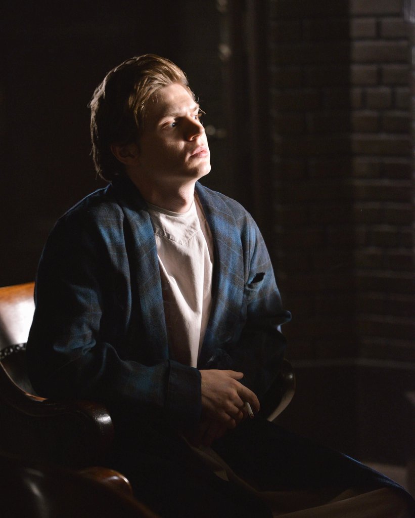 Isamonsterr's tweet photo. Evan Peters, Asylum. That's it, that's the tweet. https://t.co/Jq9HpctEIe