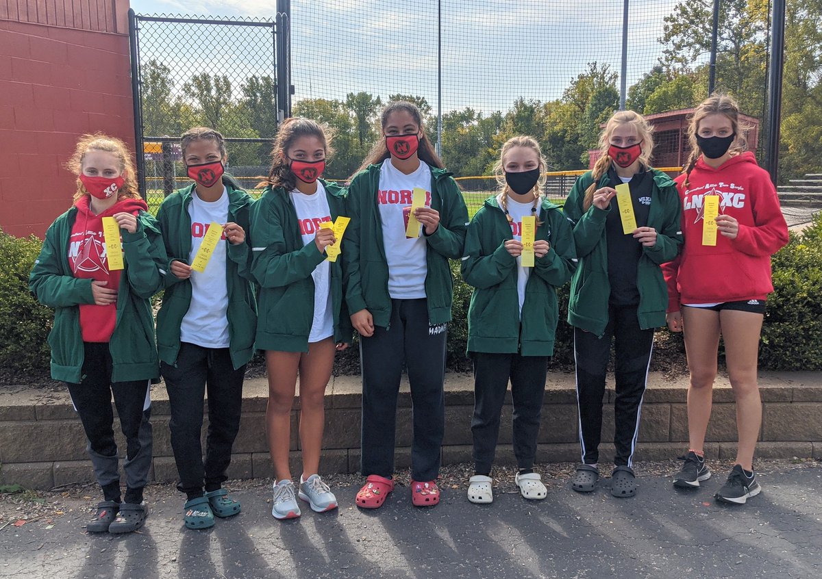 LNXC's tweet photo. Our girls team finished 4th at County today with lots of personal bests! Brielle Vail ran an 18:57 and finished 4th, followed by Carol Ludington, Sam Springer, Paige DeFord, Kyra Ware, Jenna Lahaie, and Emma Bastin! Olivia Back finished 5thin the Freshman County race! https://t.co/LzXKC4unzB