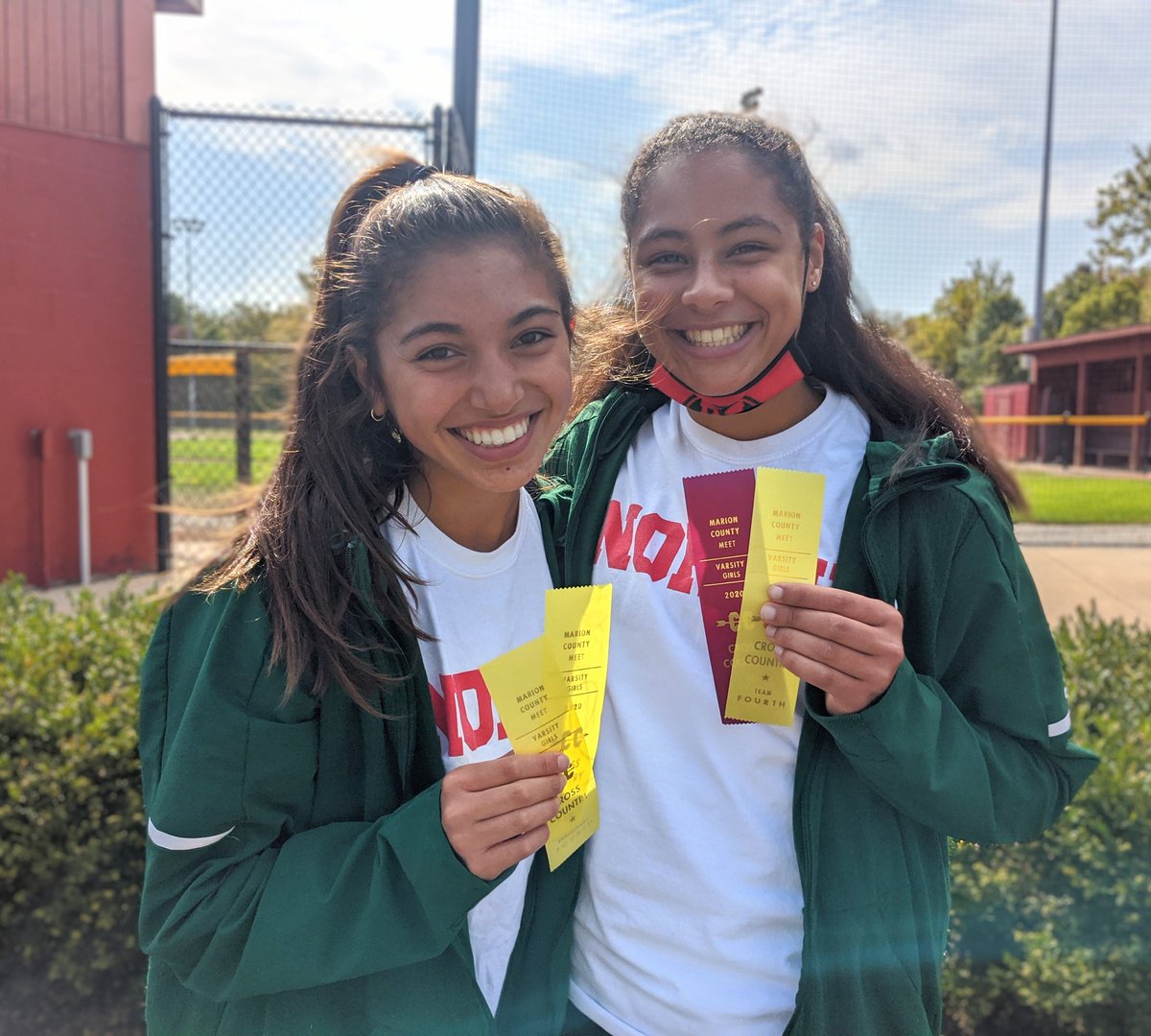 LNXC's tweet photo. Our girls team finished 4th at County today with lots of personal bests! Brielle Vail ran an 18:57 and finished 4th, followed by Carol Ludington, Sam Springer, Paige DeFord, Kyra Ware, Jenna Lahaie, and Emma Bastin! Olivia Back finished 5thin the Freshman County race! https://t.co/LzXKC4unzB