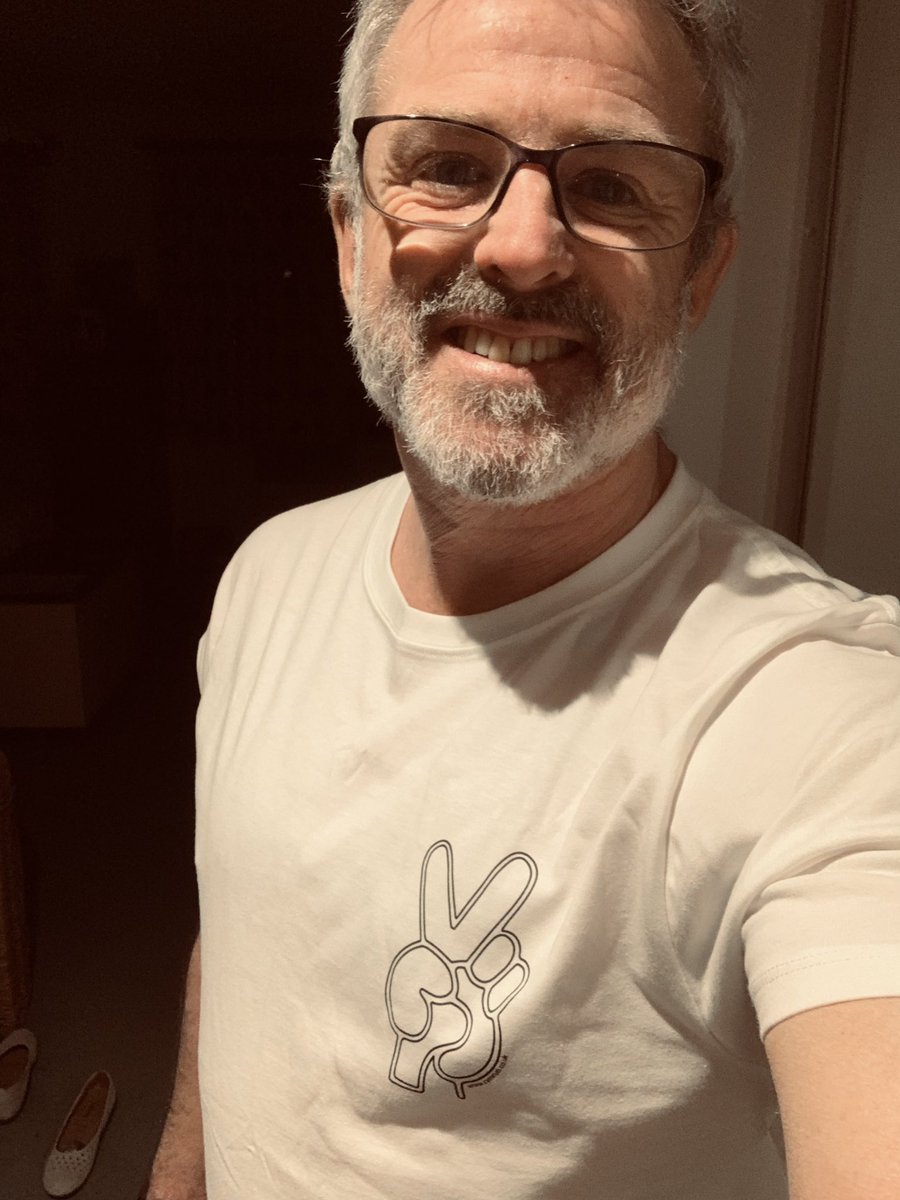 Loving the <a href="/cymruti/">cymruti</a> garms. Thank you Robyn for such swift delivery. Very happy Wiltshire based Welsh gymnast and proud Dad. Hat tip too for @MikeBubbins for the recommendation