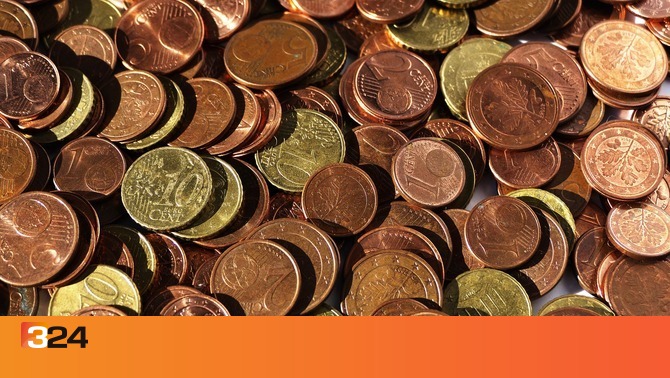 バルセロナ観光 2002年1月1日に スペイン の通貨がペセタ Peseta からユーロ Euro に替わりました 硬貨は 1 2 5 10 20 50 1 と 2です 多いですね これから1 と2 の硬貨が無くなる可能性があるらしいです バルセロナ観光 2002年1月1日に スペイン の通貨がペセタ Peseta からユーロ Euro に替わりました 硬貨は 1 2 5 10 20 50 1 と 2です 多いですね これから1 と2 の硬貨が無くなる可能性があるらしいです