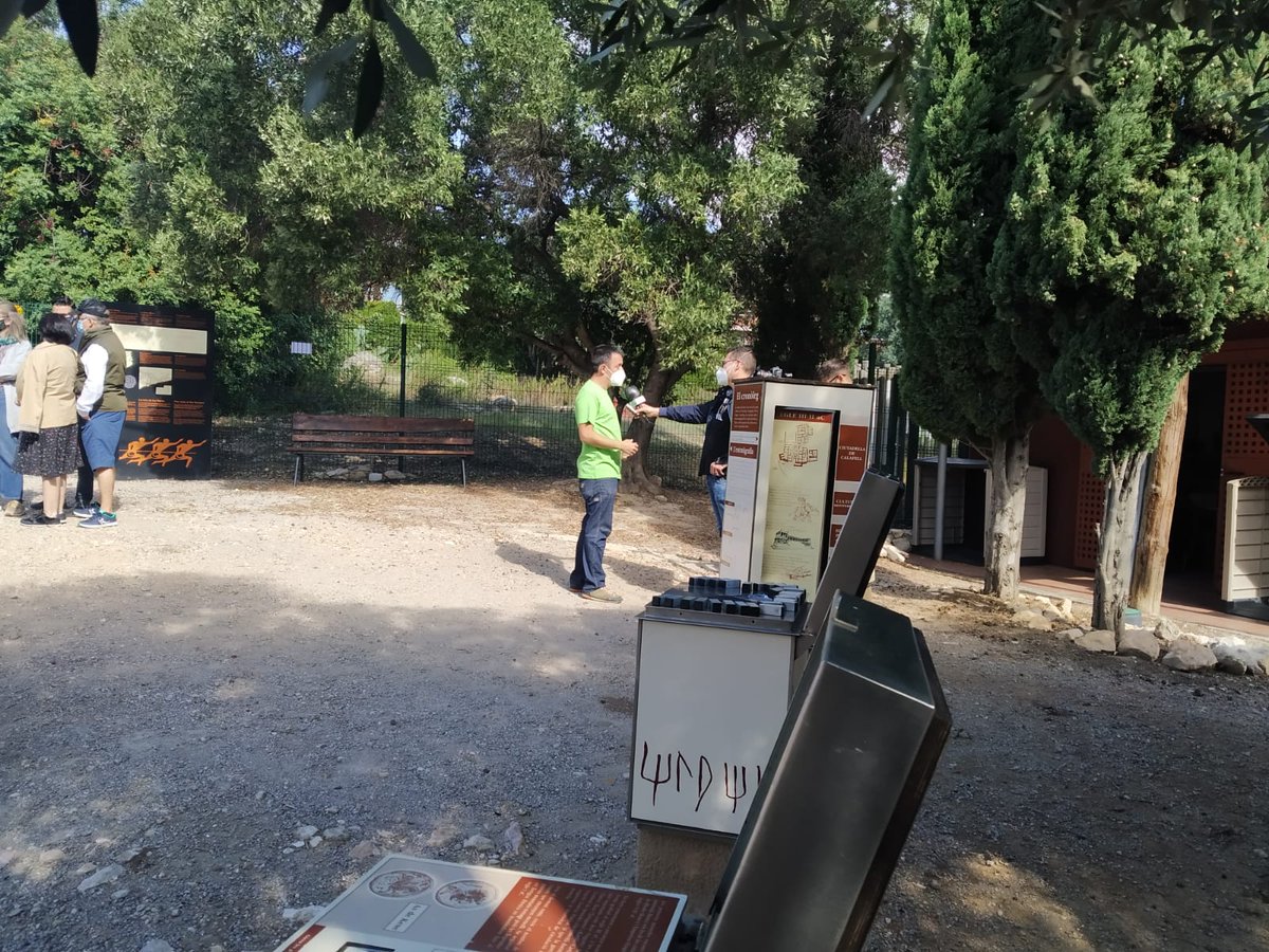 Força gent avui a la #ciutadellaibèrica pel Cap de Setmana Ibèric! Gràcies per la vostra visita! 

Demà ornem a fer portes obertes al jaciment (les reserves per al taller estan completes).

#rutadelsibers #calafell #patrimonicalafell #CSI_ibers