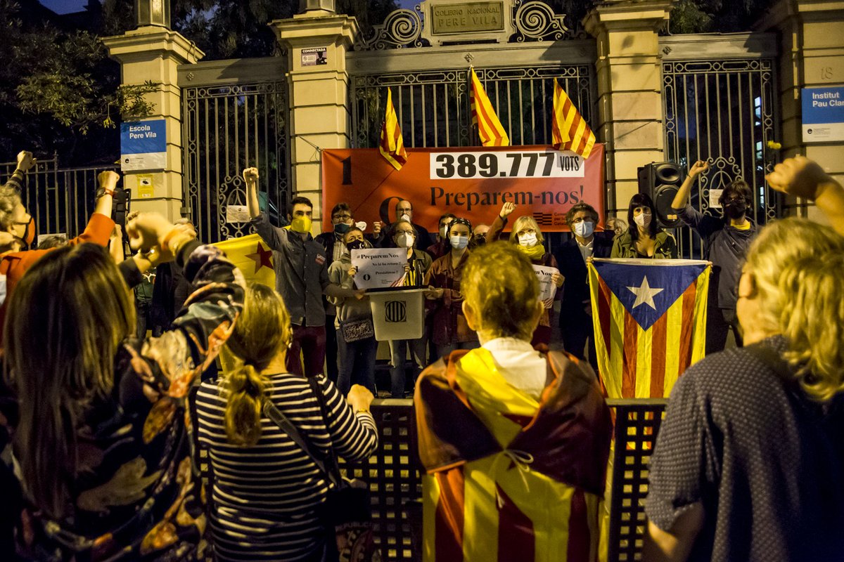 CLxREixampleBCN's tweet photo. Recull fotogràfic 3 de 3 de l'acte del @ConsellxRep amb motiu de l'acte commemoratius de l'1-O
#PreparemNos
#ConsellsLocals
#1oct2020
@Fem_Consell https://t.co/QSxNHDAJty