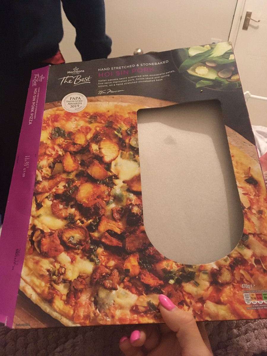 BecciGreen's tweet photo. Spot what’s missing @Morrisons ! No Pork on a pork pizza 😭😭 https://t.co/z7OR0kydIb