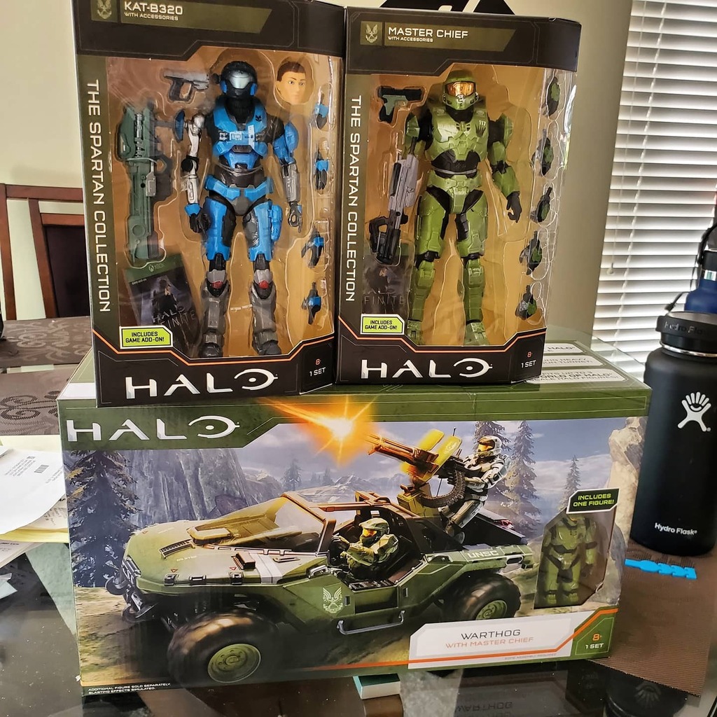 BenedictChoy's tweet photo. The Halo merch drought is over! Can't wait to open these up and compare them to all the other figures!
#huntTheMerch #halo #halogear #halostuff #haloinfinite #masterchief #TeamAirAssault #nobleteam #haloreach #rememberReach #xbox #gamer #gaming #halofan https://t.co/JHoU8CgXYg https://t.co/YXtn4aoRMw