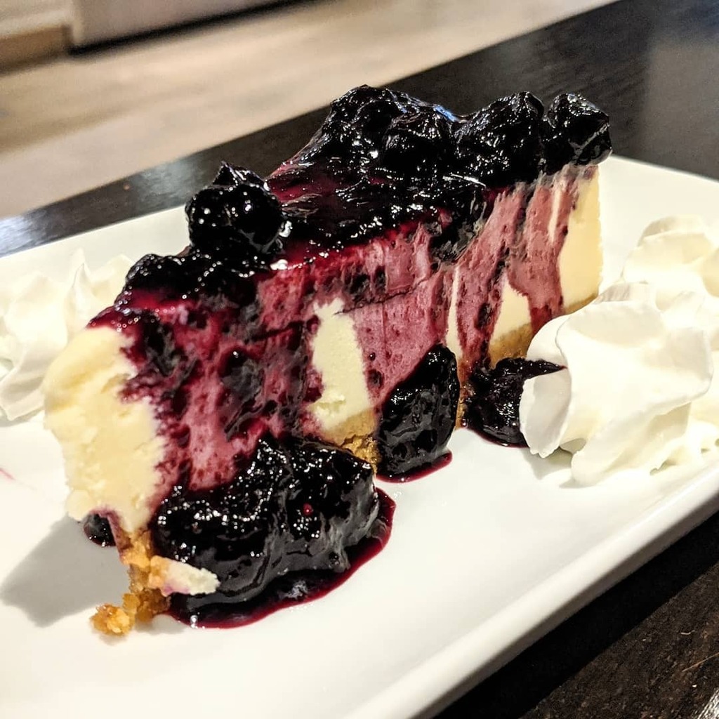 GamesOnTap's tweet photo. Feels like a cheesecake kind of day! Come on in for some games and desserts.

#saturday #kwawesome #waterlooregion #explorekw #explorewr #gamesontap #boardgames #dessert #cheesecake https://t.co/OOOieZNRC5 https://t.co/Zo9TZZuf8w