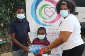 Pero Jesús dijo: Dejad a los niños venir a mí, y no se lo impidáis; porque de los tales es el reino de los cielos. Mateo 19:14

En nombre de nuestra institución donamos leche a niños y niñas de escasos recursos en San Juan, El Cacheo. 

#AyudarteNosMueve 
#AyudarEsAmar