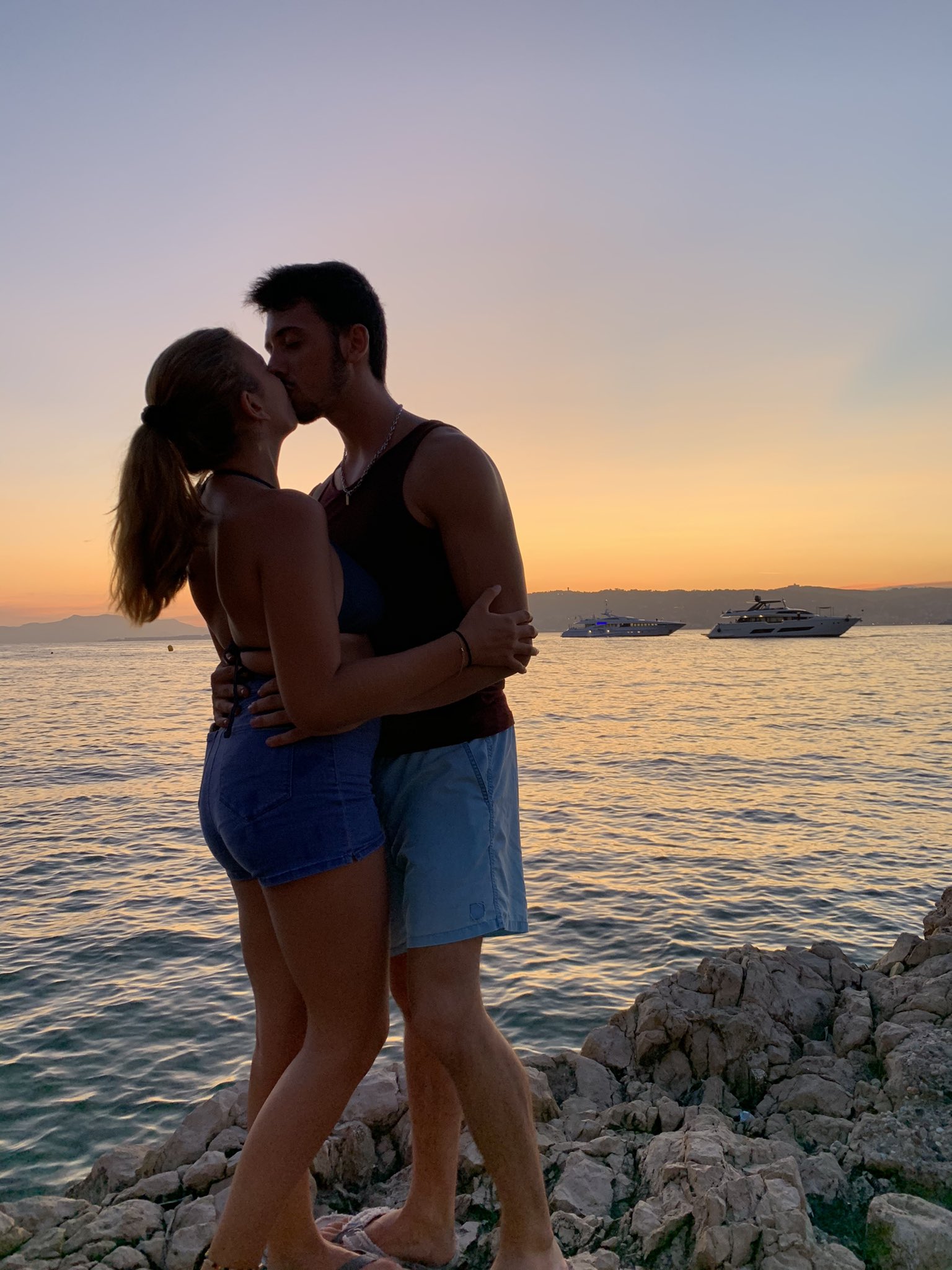 Maeva Fourage Allez Moi Aussi Je Me Lance Je Vous Montre Les Meilleures Photos Pour Moi 2 Ans Et 8 Mois D Amour Nationalboyfriendday T Co Fzrkgkig72 Twitter