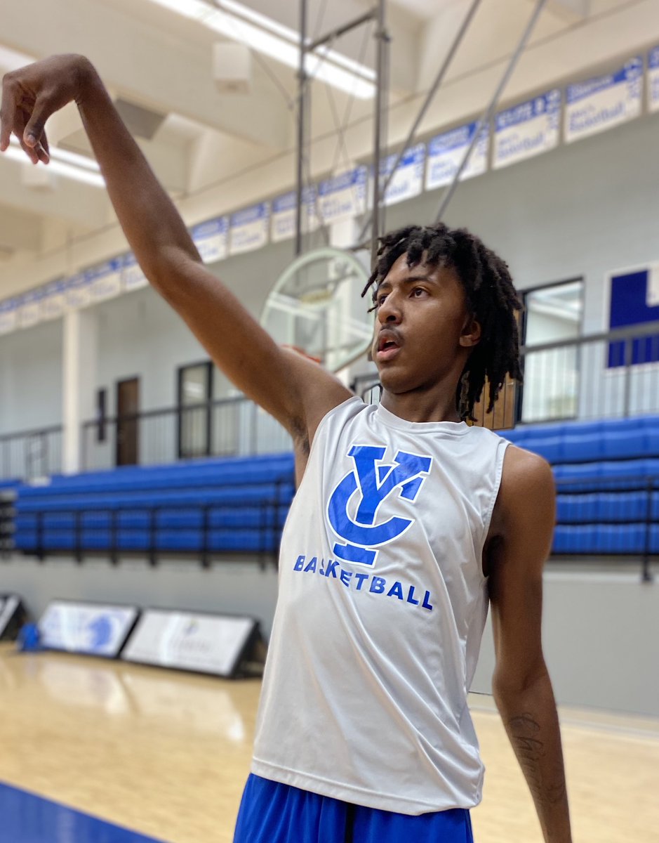 YUPanthersMBB's tweet photo. The work never stops. #94FeetOfPurpose | #WorkLivesHere https://t.co/19m8SE5050
