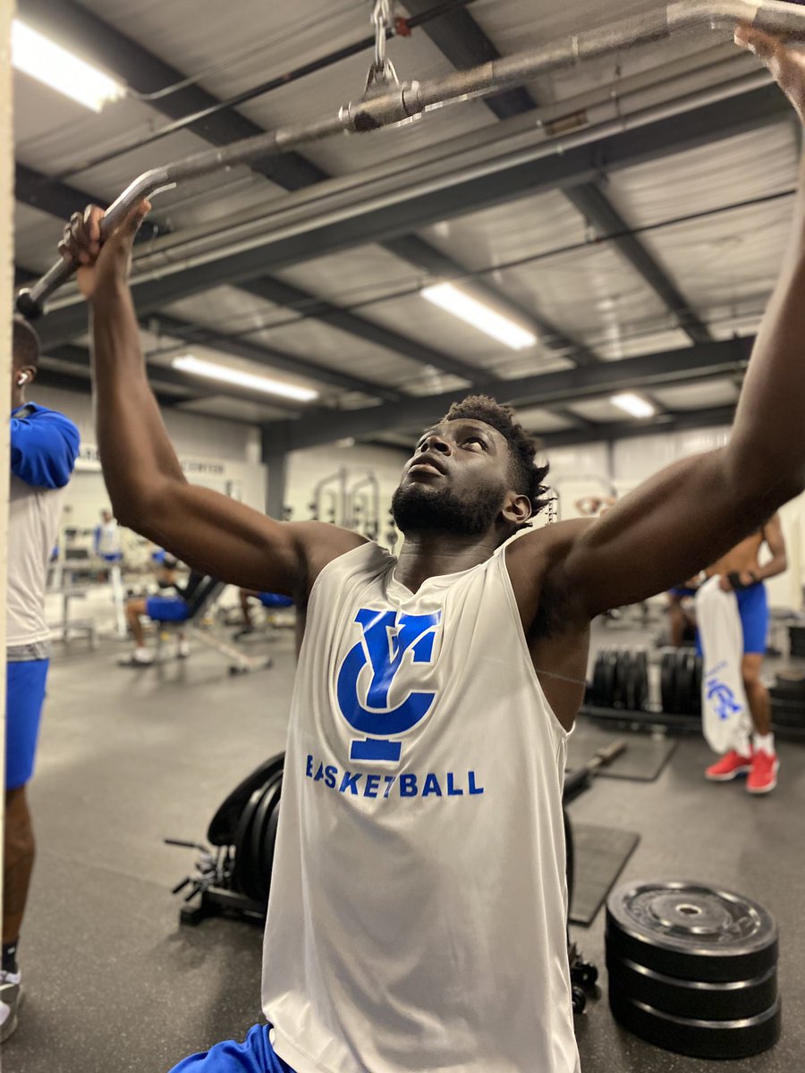 YUPanthersMBB's tweet photo. The work never stops. #94FeetOfPurpose | #WorkLivesHere https://t.co/19m8SE5050