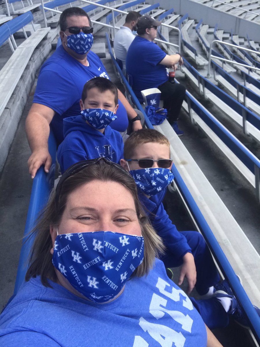 EmbryMembry's tweet photo. It’s football time in the bluegrass!  Let’s do this boys! #WeAreUK #BBN https://t.co/1TBNp9dWWW