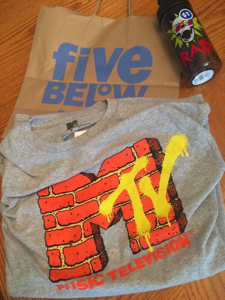 ricklovesthe80s's tweet photo. Look what I found at my local @fivebelow store today! Another #MTV tee and a #RAD water bottle! #fivebelow #fivebelowfinds #iwantmymtv #80s #80finds #80sstuff https://t.co/xyb6FCupSb