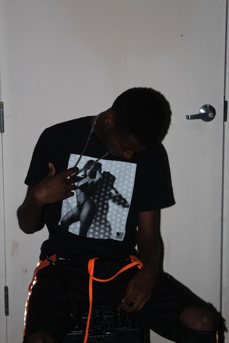 jayp033's tweet photo. Skinny niggas will..i repeat..WILL take yo bitch🦍💯 https://t.co/KrdOvlj8an