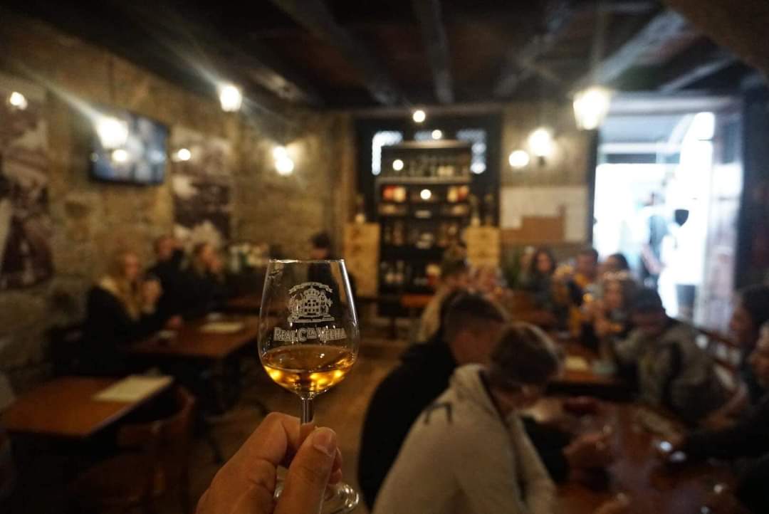 MobilityFriends's tweet photo. 👉 Our friends from Czech Republic 🇨🇿 visited Porto and tasted Porto Wine 🍷
#culturaltrips #porto #mobilityfriends #mobilityfriendscampus #portugal #barcelos #braga #funchal #minhoregion #madeiraisland #erasmusplus #vetprojects #ka1 #ka2 #ka3 https://t.co/VIFIG7lmV3