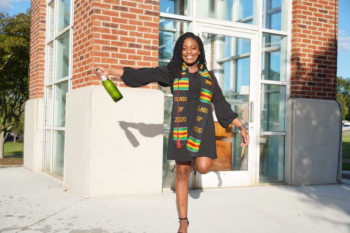 aleicia_simpson's tweet photo. “She believed she could so she did just that” ✨🎓 https://t.co/oePFTzdlMD