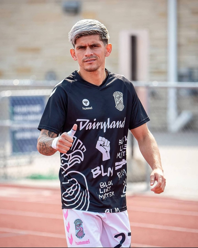 Cpato_Diaz's tweet photo. #GAMEDAY 💯
See you tonight!! 😉👍
.
.
📸 @itsjuicetime
.
#FullMingo #ForwardForMadison #theflock #labarra608 #uslleagueone #Hummelusa #Soccerworld #soccerlife https://t.co/rtOUzZjRoZ https://t.co/TZl0CCzLvK
