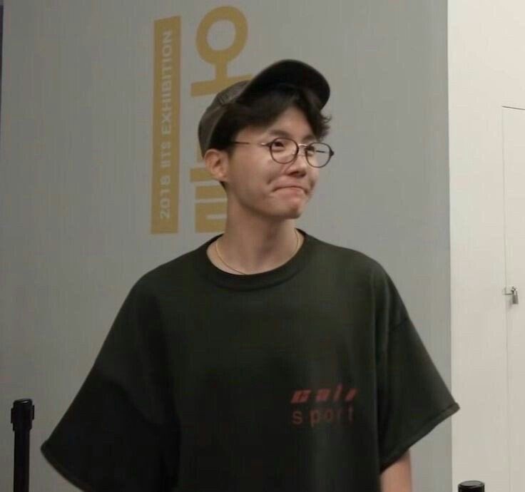 hoseok as ur boyfriend — a short thread bc it’s boyfriend day and i miss him ♡
