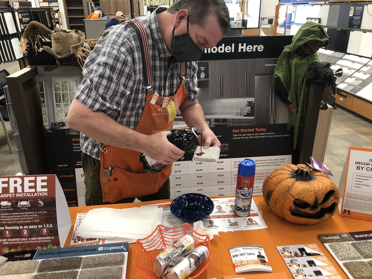 matthewamos4's tweet photo. Free carpet install !!! Look at how grape juice just beads right off life proof carpet!!! Great Demo Nile https://t.co/NwizI0qw8K