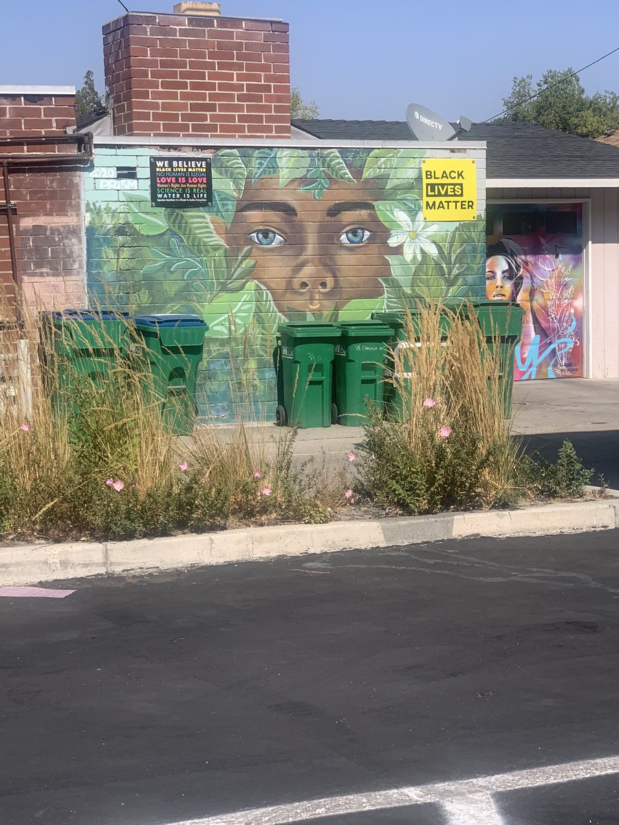 nvjudy's tweet photo. Wells Ave/ Wonder St.     Reno Art https://t.co/J9pdLRCxLD
