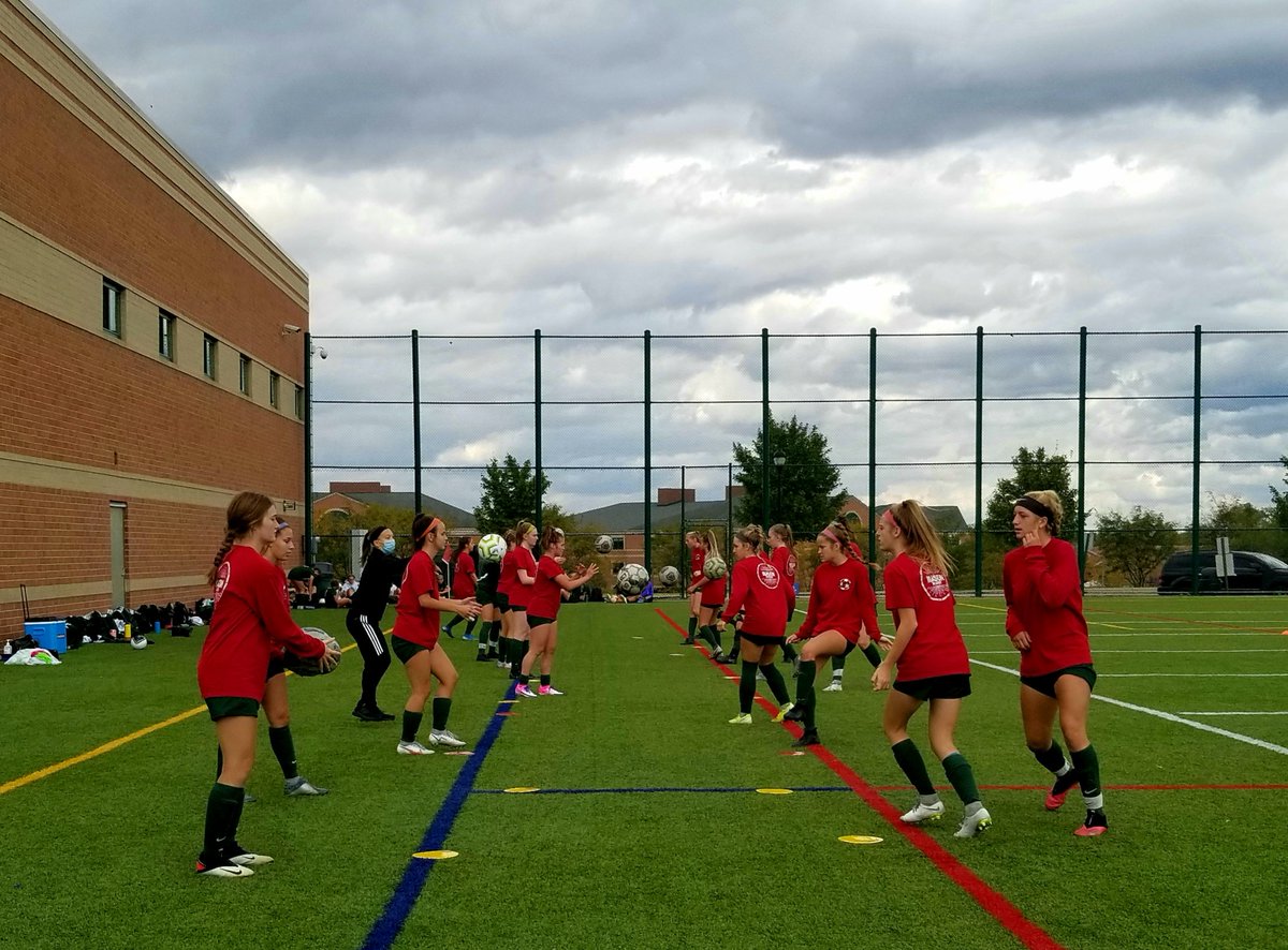 bradleyct99's tweet photo. MASON!!! I SEE YOU! 💚 😃 💚 Congratulations on the win! ⚽️⚽️ to 0 over Mercy-McAuley. Hard work, a few bruises, and LOTS of positive energy! I had my game face on today! 😠 Oh YEA! @Mason_W_Soccer @MHSComets https://t.co/n91a9xsnIM