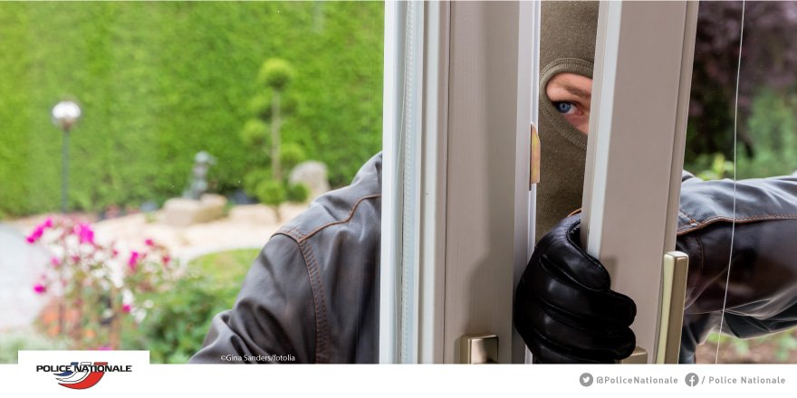PoliceNat_53's tweet photo. #cambriolages: 2 cambriolages quartier des chauminettes à @Laval_la_Ville
.  Entrée par pesée sur les portes fenêtres en l'absence des propriétaires. Les vols portent sur des bijoux. 
👉Conseil de 👮‍♂️: Faites des photos de vos biens, et Num de série de vos appareils.  Pensez #OTV. https://t.co/OYJBOCooLp