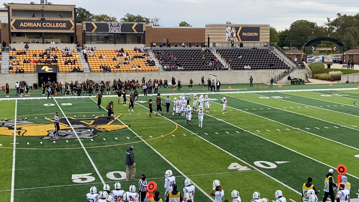 DaRealCoachO's tweet photo. And that’s a wrap for Game 1 in the State of Michigan and Game 1 for Division 3! Trine wins 44-27

@TrineUniversity @TrineBlue @MIAA1888 @NCAADIII @d3football https://t.co/fTe57Aradl